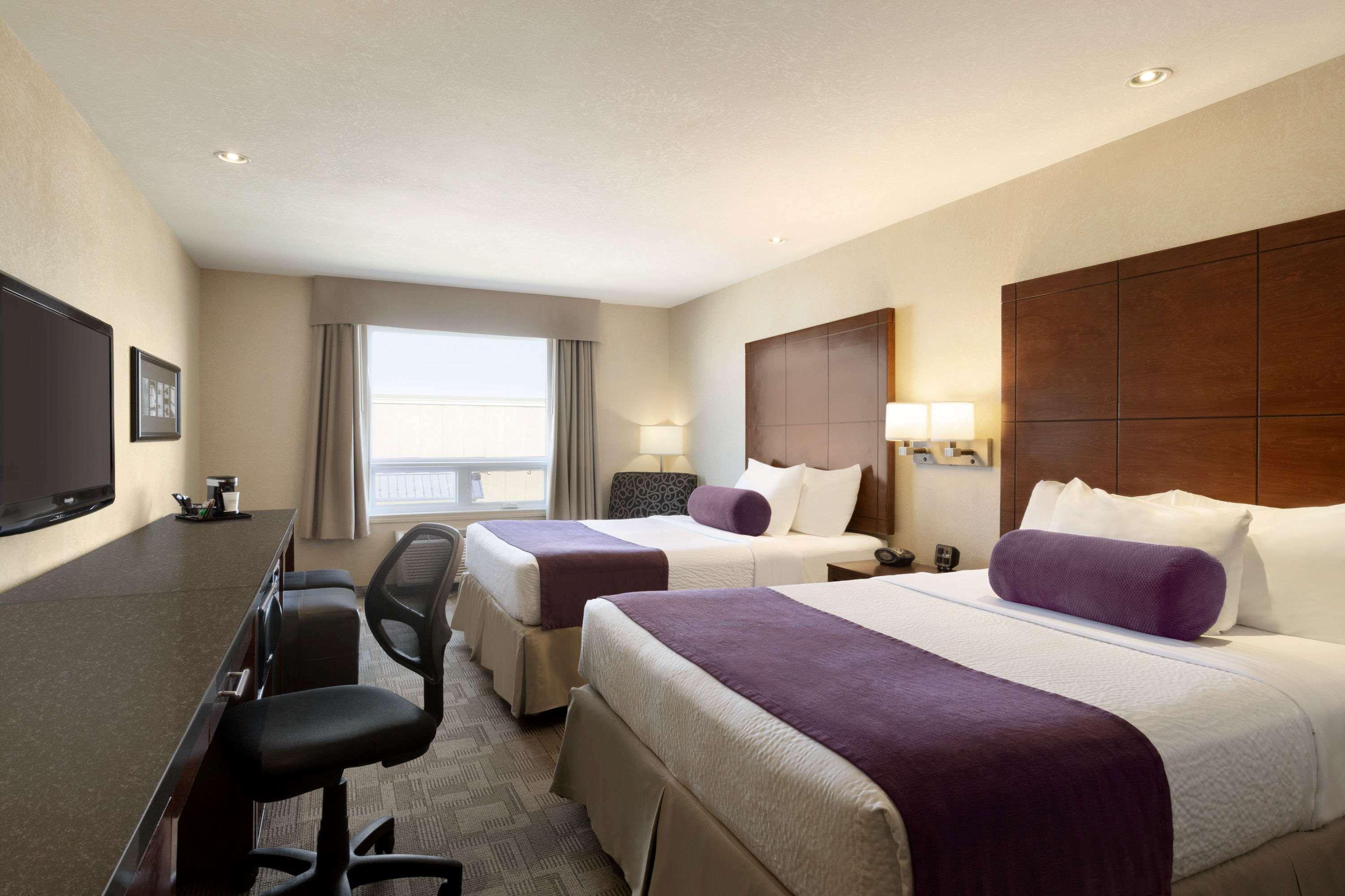 Days Inn By Wyndham Regina Airport West Екстер'єр фото