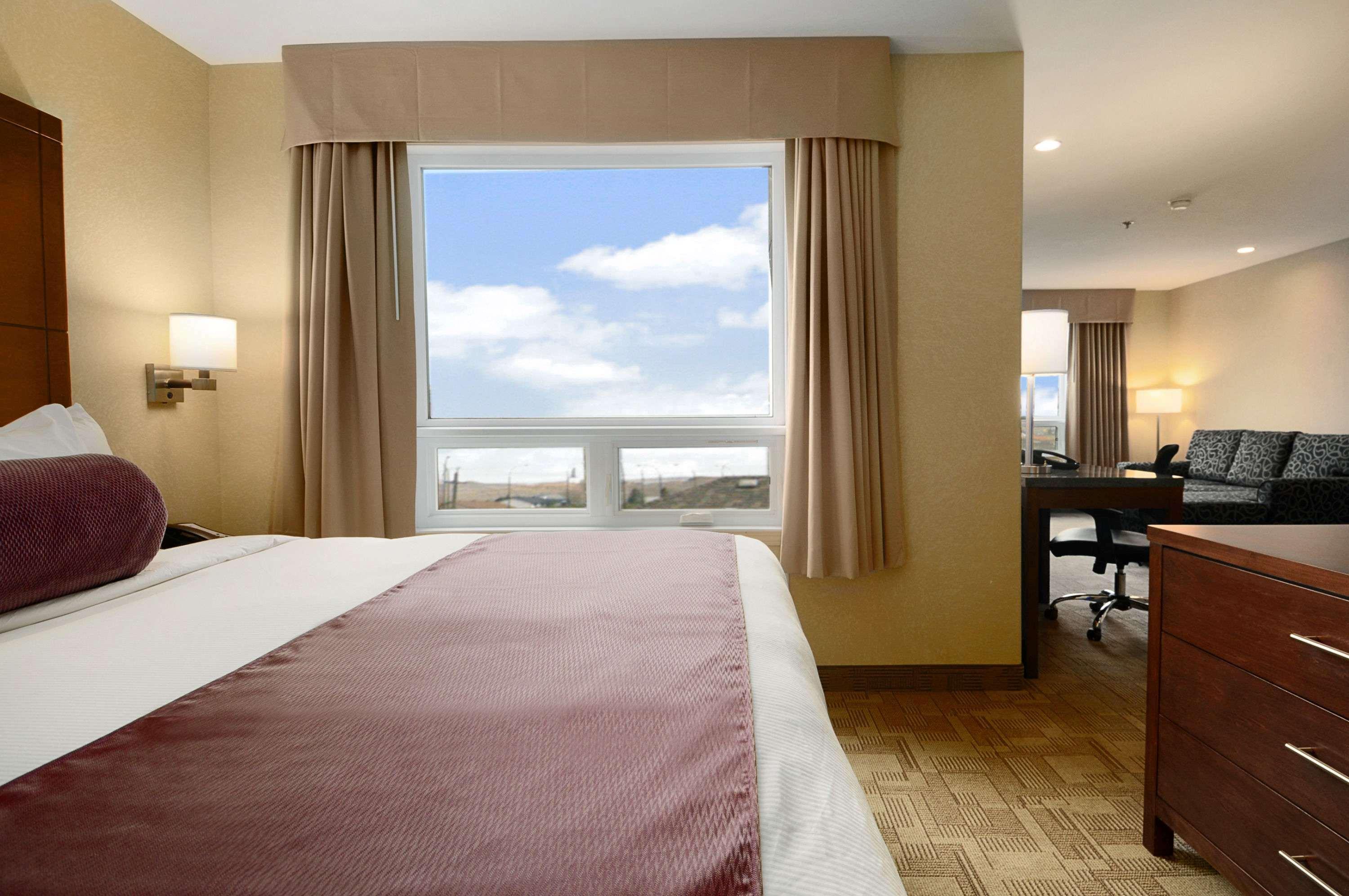 Days Inn By Wyndham Regina Airport West Номер фото