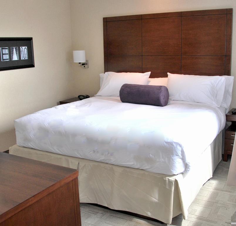 Days Inn By Wyndham Regina Airport West Екстер'єр фото