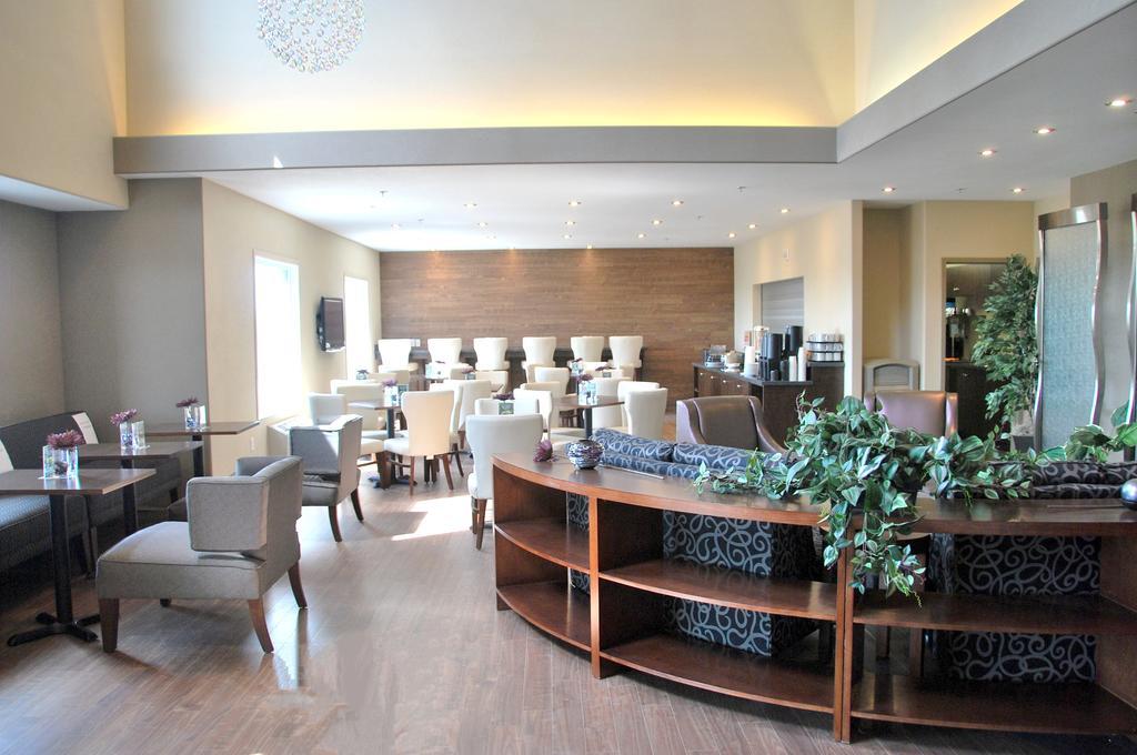 Days Inn By Wyndham Regina Airport West Екстер'єр фото